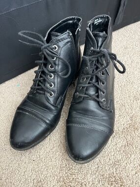 BAMBOO Black US 8 Lace-Up Ankle Boots